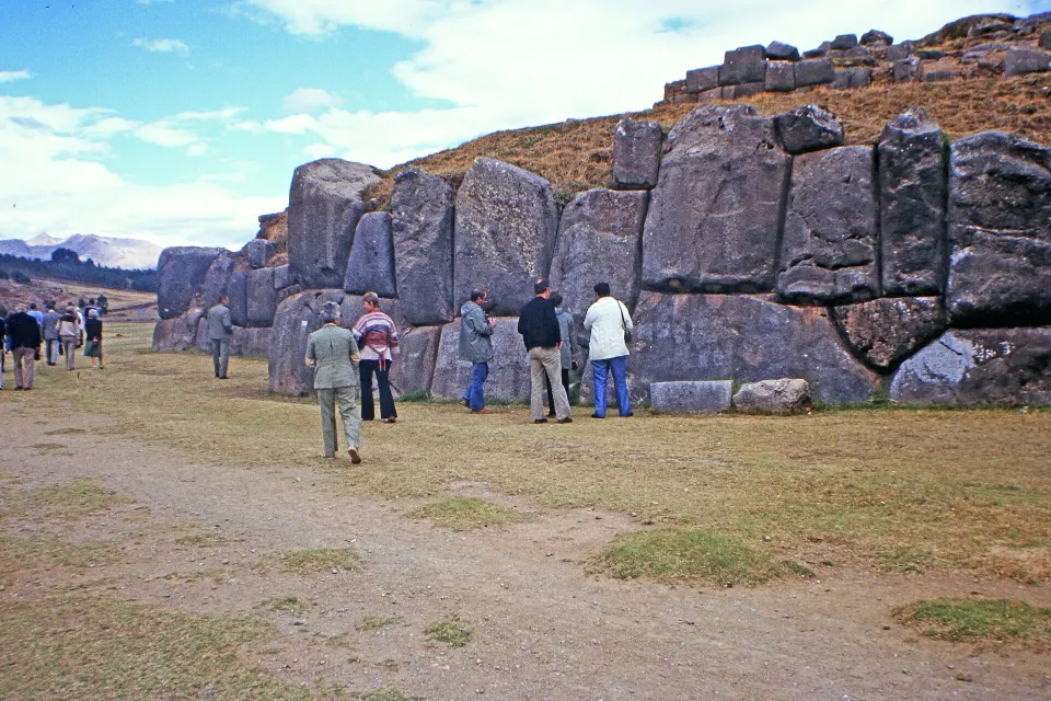 Los muros de piedra de Sacsayhuamán, en Cusco