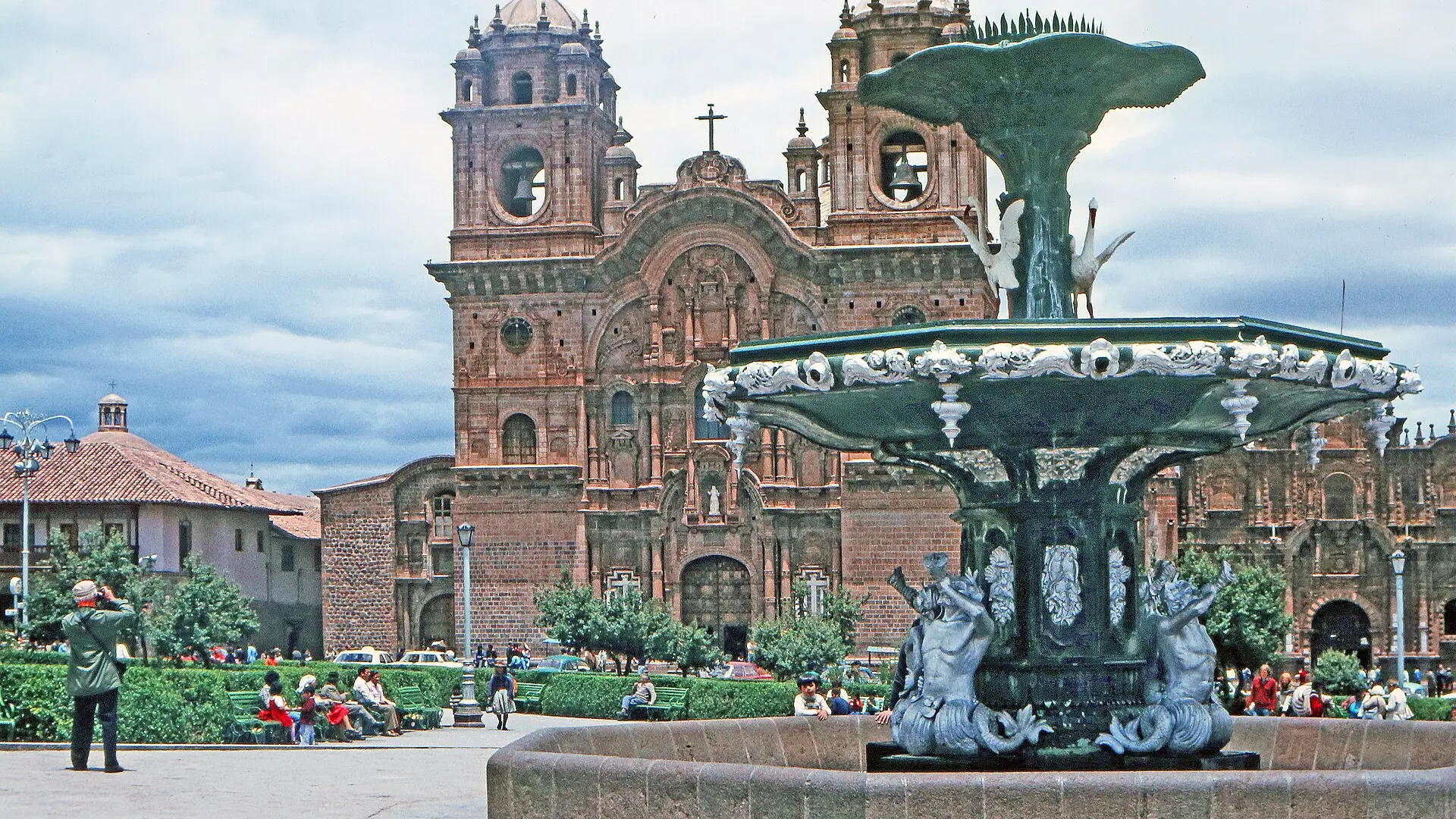 La iglesia de la Compañía de Jesús en la Plaza de Armas del Cusco